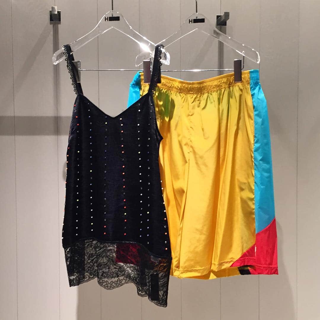 H BEAUTY&YOUTHさんのインスタグラム写真 - (H BEAUTY&YOUTHInstagram)「＜KOCHE＞ beads embro cami ¥90,000-(+tax) nylon patch shorts ¥35,000-(+tax)  #H_beautyandyouth @h_beautyandyouth  #BEAUTYANDYOUTH #Unitedarrows #koche」3月24日 18時15分 - h_beautyandyouth