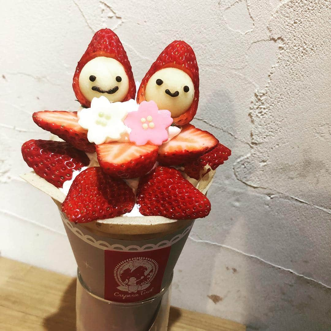 芝咲美穂さんのインスタグラム写真 - (芝咲美穂Instagram)「lovely crepe🍓😍 #🍓 #🍓🍓🍓 #creperietirol #crepe #strawberry #spring#soshigayaokura  #クレープチロル#クレープ#いちごちゃん#祖師ヶ谷大蔵 #🍓 #😍😍😍」3月24日 18時19分 - miho_shibasaki