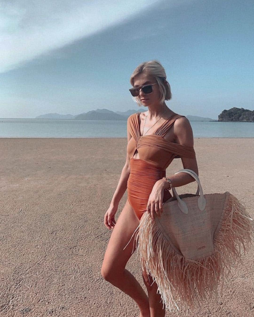 SELF PORTRAITさんのインスタグラム写真 - (SELF PORTRAITInstagram)「@xeniaadonts wore TAN DRAPED SWIMSUIT, so dreamy #sunseaSP」3月24日 18時21分 - mrselfportrait