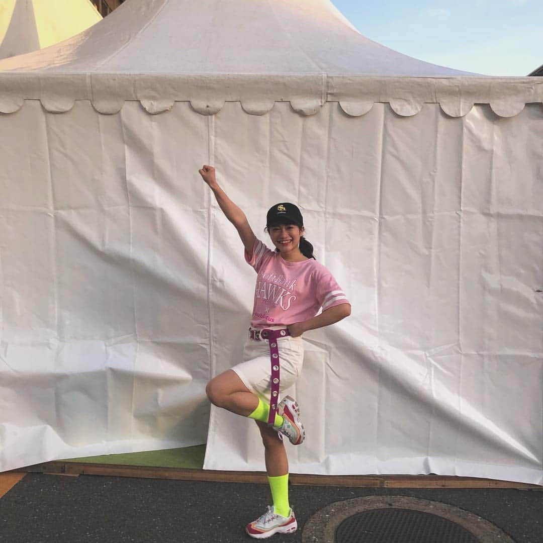 福田愛依さんのインスタグラム写真 - (福田愛依Instagram)「めちゃくちゃ緊張しとーけど、 楽しい！！！！☺︎❤︎ 久しぶりに飛んだ🤣🤣 #ソフトバンクホークス #イオン #faco #福岡アジアコレクション2019」3月24日 18時27分 - meii_cheer