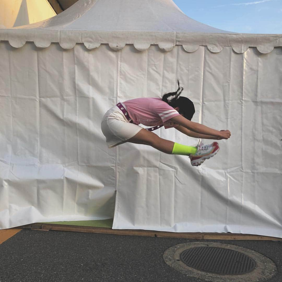 福田愛依さんのインスタグラム写真 - (福田愛依Instagram)「めちゃくちゃ緊張しとーけど、 楽しい！！！！☺︎❤︎ 久しぶりに飛んだ🤣🤣 #ソフトバンクホークス #イオン #faco #福岡アジアコレクション2019」3月24日 18時27分 - meii_cheer