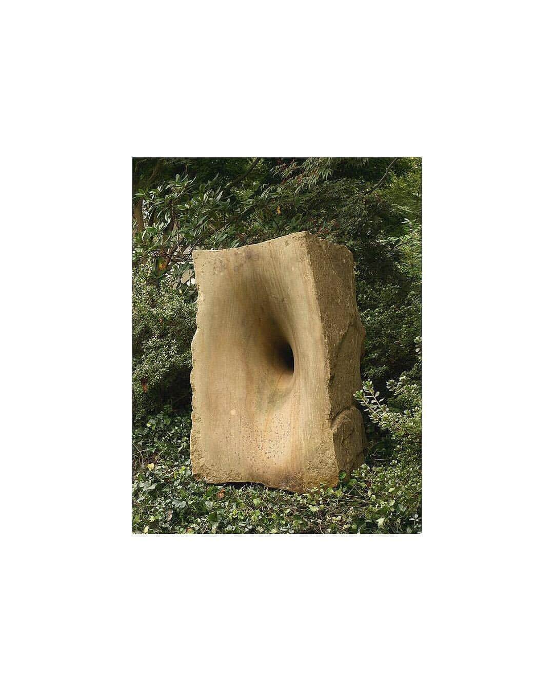 AÃRK Collectiveさんのインスタグラム写真 - (AÃRK CollectiveInstagram)「Sandstone sculpture (Untitled, 1993) by Anish Kapoor #AÃRKlikes #anishkapoor」3月24日 18時37分 - aark_collective