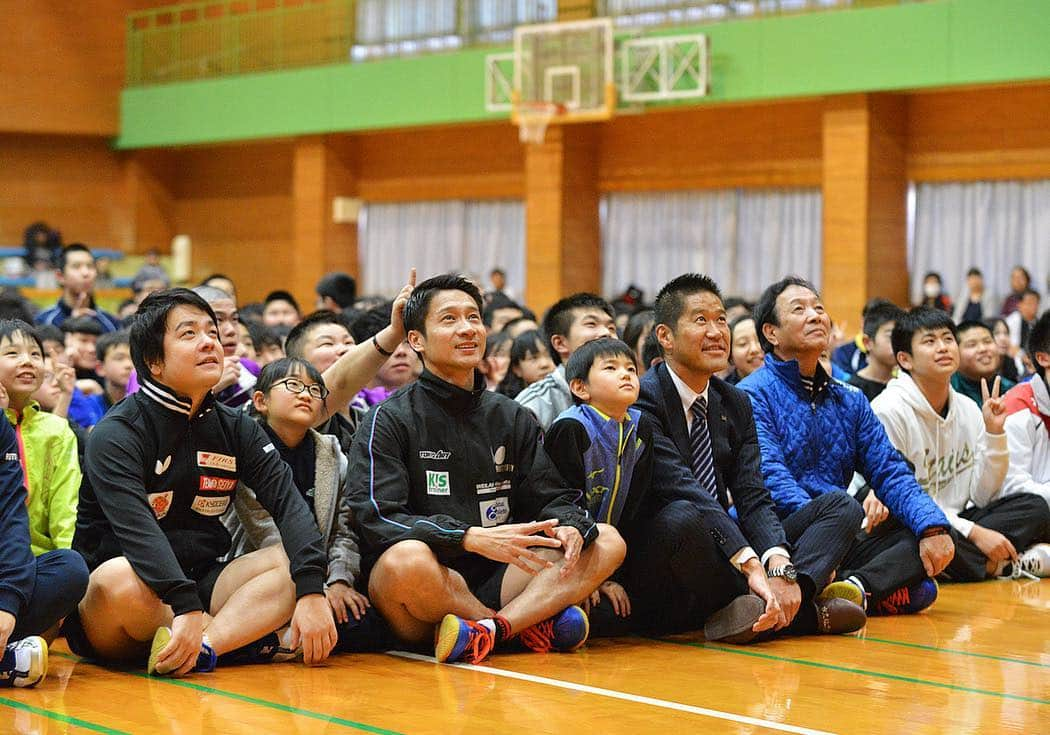 岸川聖也さんのインスタグラム写真 - (岸川聖也Instagram)「吉田海偉さんと佐賀県でイベントを行いました。 約600人の方が参加してくれて盛り上がった楽しいイベントになりました！ 佐賀の子供達は真面目で熱心な子達が多かったです！ 佐賀は母の故郷でもあるので、勝手に親近感があります😊 #タマス #バタフライ #butterfly #吉田海偉」3月24日 18時52分 - seiyakishikawa