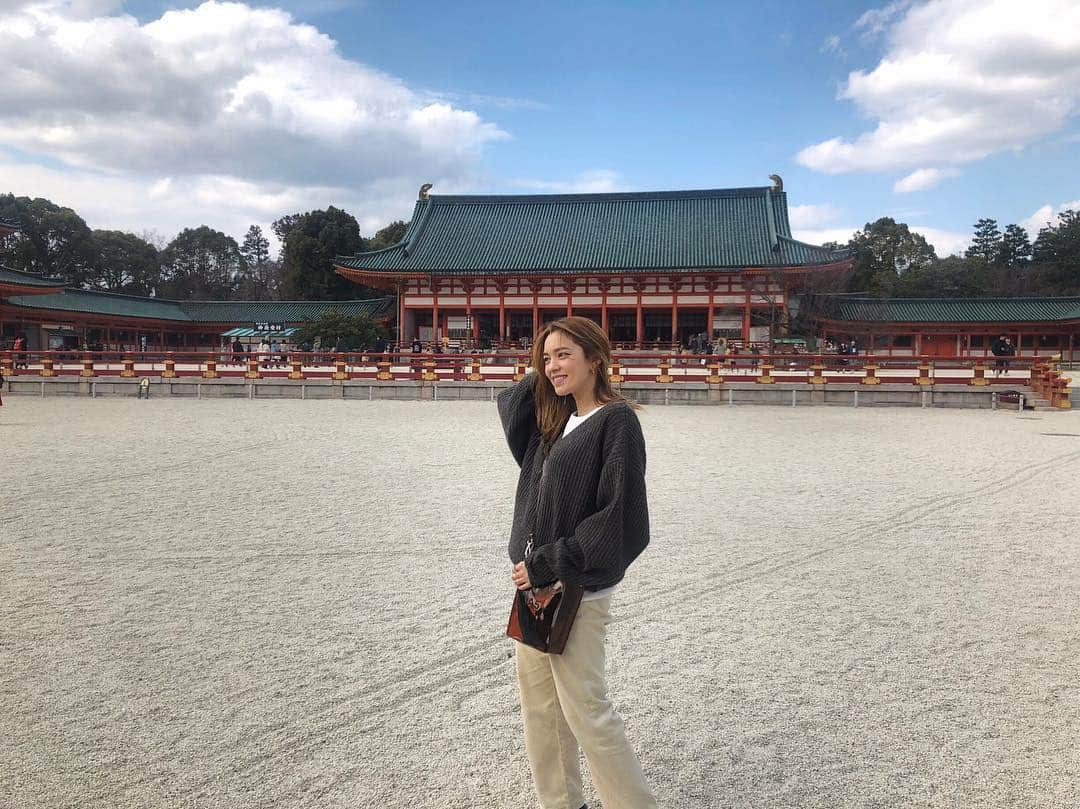 ステファニーさんのインスタグラム写真 - (ステファニーInstagram)「🌞🇯🇵🏯❤️ 京都２日目はたくさんのお寺や神社へ。 心を清め、心を綺麗に。 たくさんエネルギーをもらってきました！ 試合も勝ててよかった！ #love #trip #travel #japan #kyoto #goodtimes #fashion #style #outfit #京都」3月24日 18時46分 - steph_0928_