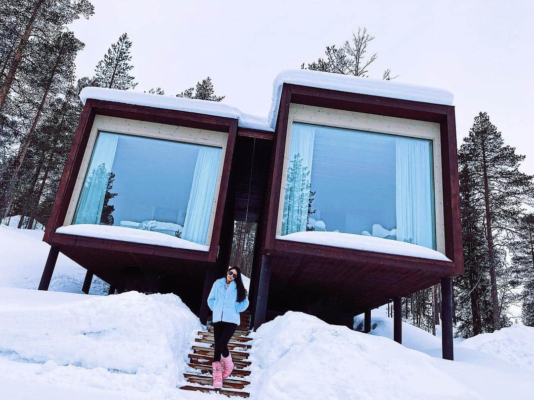 sananasのインスタグラム：「Kind of paradise ❄️Bon dimanche les amis ! Quoi de prévu aujourd’hui ? Dites-moi ! . . #Laponie #Lapland #LANEIGE #SephoraxLANEIGE #ArcticTreeHouseHotel #Finlande #ISleptWithLANEIGE」