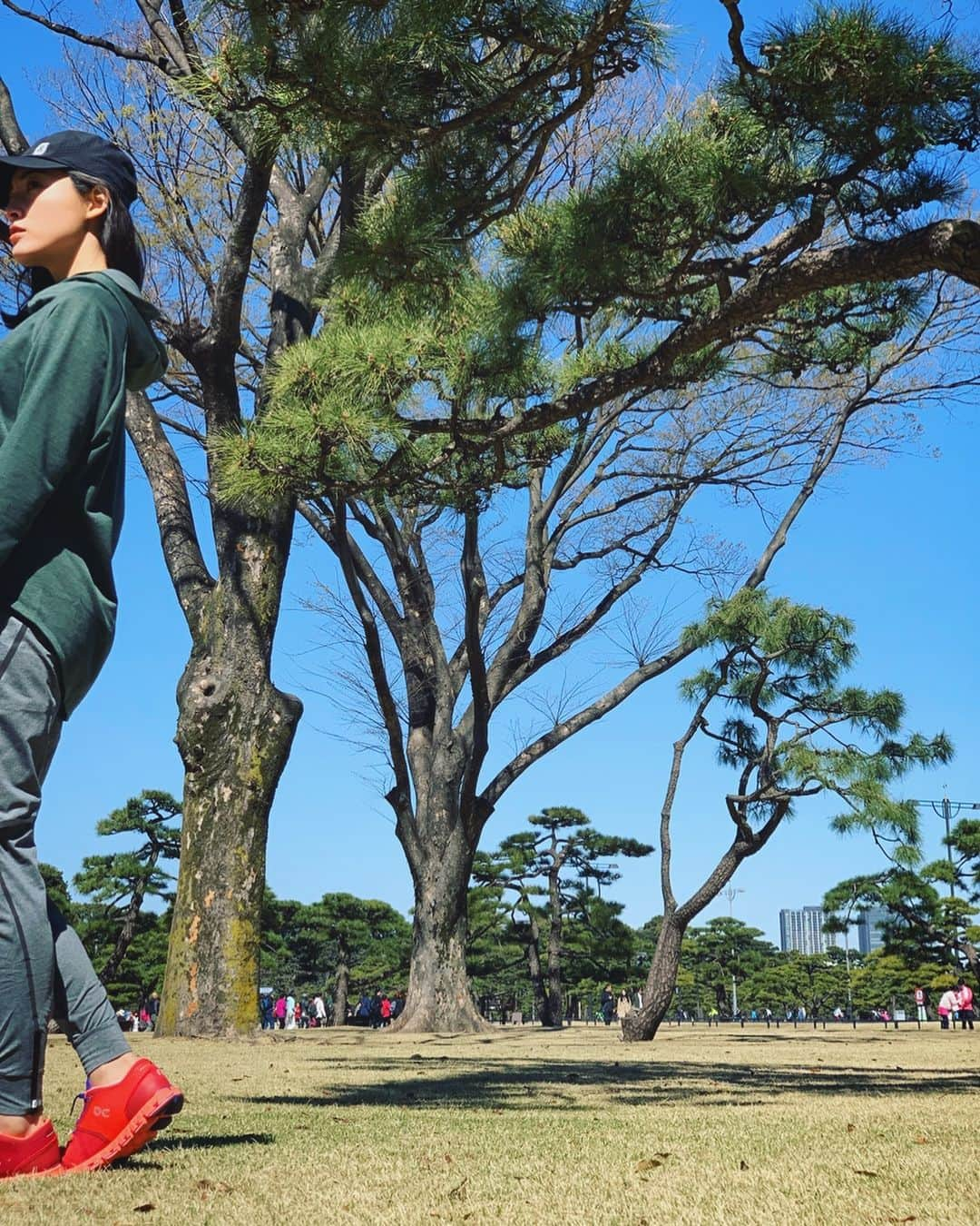 大杉亜依里さんのインスタグラム写真 - (大杉亜依里Instagram)「東京／Tokyo #happydayrun  HAPPY DAY RUN TOKYO🏃‍♀️ 12.59km 5'47"/km 1:12:52 顔半分では飽きたらず、見切れという領域へ。 今日は天気も良く、戦友 @mika.o19890802 と久々の再会はカフェでもなくランに。最高！ . . #running #ランニング #TOKYO #東京 #JAPAN  #runlife #42195 #runningtime  #enjoyrunning #onrunning #onfriends #eyevol #eyevol_run #garmin #tokyorun」3月24日 18時50分 - osugiairi_official