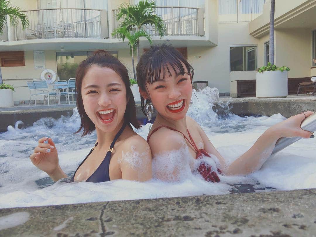 えのきさりなのインスタグラム：「. いい笑顔してるじゃないの♡  #えのきこ #三愛水着楽園  #ハワイ #ワイキキ #水着 #ビキニ #旅行 #海外旅行 #最高 #hawaii #waikiki #swimwear #happy #trip」