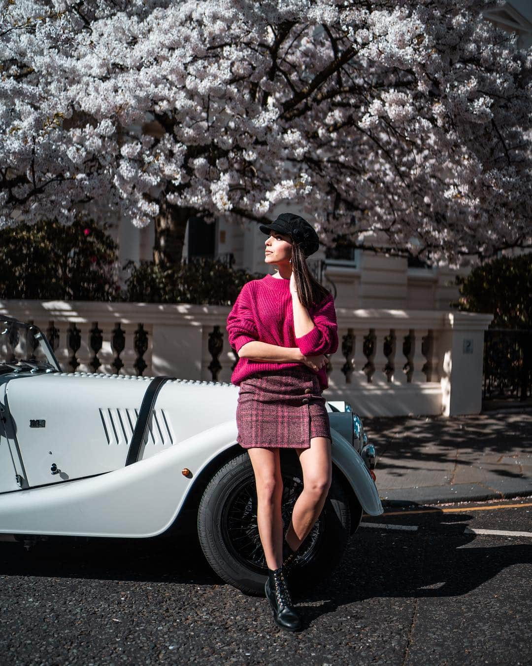 @LONDON | TAG #THISISLONDONさんのインスタグラム写真 - (@LONDON | TAG #THISISLONDONInstagram)「#ASundayCarPic with @mrlondon & @alisinworldland in the @morganmotor 3.7L V6 Roadster! 😍 We’ve been all over #London this weekend! One of the highlights was the @nvnlondon launch with @MrJWW - check the photos by @masterkrishan for a taster of what we witnessed! 😱 To everyone who said hi - what a beautiful city we live in! 10 Million people in London and you make it feel small! ❤️❤️❤️ // #thisislondon #mrlondon #supercarsoflondon #morgan #morganroadster #mylondonstreetstyle」3月25日 6時22分 - london