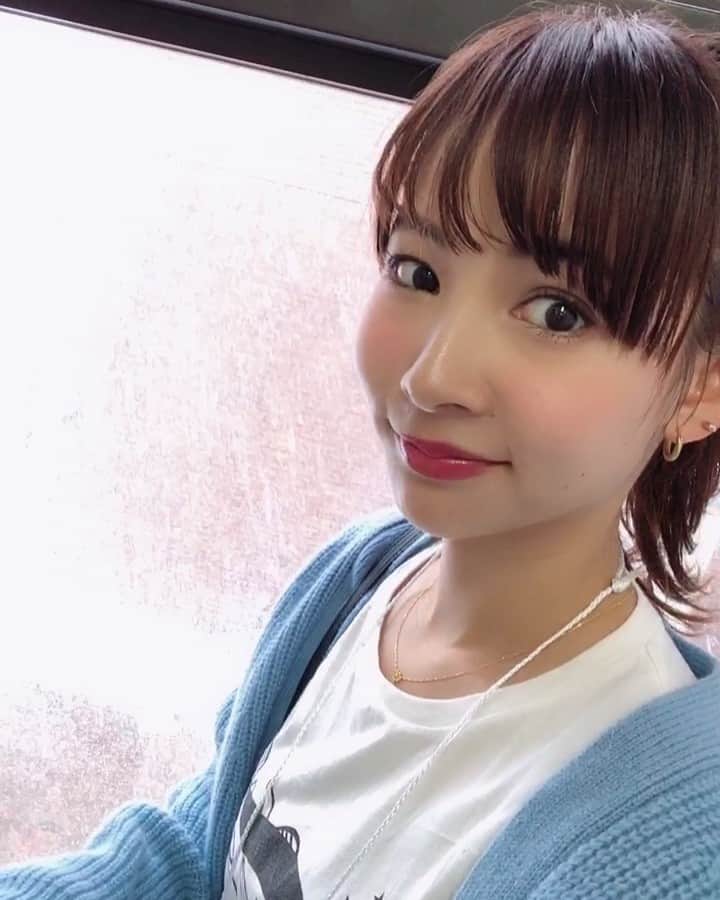 のインスタグラム：「☃️♡ 雪でテンションが上がるシリーズ 第2弾😂💙💙笑 #札幌フィッシングショー2019 ありがとうございました✨✨ ＊ #hokkaido #hokkaidotrip #sapporo #snow #fishing #fishingshow  #北海道 #北海道旅行 #札幌 #釣り #阪本智子」