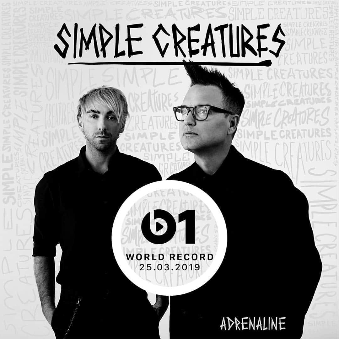 マーク・ホッパスさんのインスタグラム写真 - (マーク・ホッパスInstagram)「ADRENALINE comes out tomorrow morning at 9am. We did an interview about it with our friend @zanelowe for @beats1official World Record.」3月25日 5時07分 - markhoppus