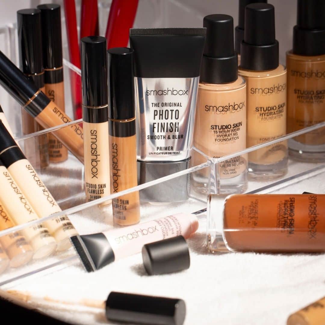 Smashboxのインスタグラム：「The secret weapon for keeping coverage in place 🤫 Original Photo Finish Smooth & Blur Primer goes perfectly with our Studio Skin Foundation & Concealer. #CrueltyFree」