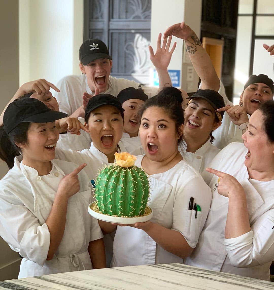 DOMINIQUE ANSEL BAKERYさんのインスタグラム写真 - (DOMINIQUE ANSEL BAKERYInstagram)「Happy Birthday @leeannderthal - our fearless leader of @dominiqueansella ‘s pastry team.」3月25日 5時18分 - dominiqueansel
