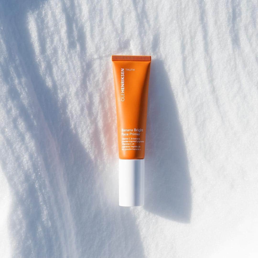 のインスタグラム：「Say #byeee to makeup meltdowns. Banana Bright Face Primer improves and extends makeup wear, so you don’t have to worry about your foundation breaking up on you. Who else loves this #vitaminc primer?」