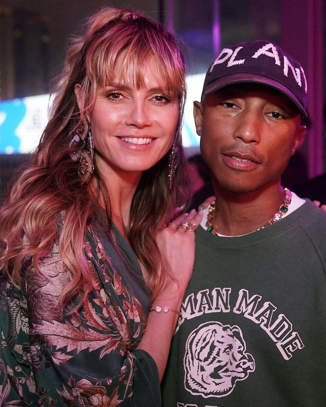 Just Jaredさんのインスタグラム写真 - (Just JaredInstagram)「@heidiklum is joined by fiancé Tom Kaulitz as she hosts a party in celebration of @lorraineschwartz alongside @pharrell!  #HeidiKlum #TomKaulitz #PharrellWilliams #LorraineSchwartz Photos: Getty」3月25日 5時54分 - justjared