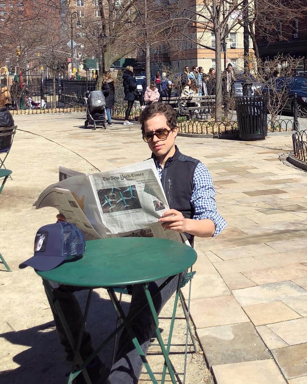 ルイ・トーロンさんのインスタグラム写真 - (ルイ・トーロンInstagram)「Enjoying my last day in New York 😂 #newyorktimes #nyc」3月25日 6時10分 - louis_thauron