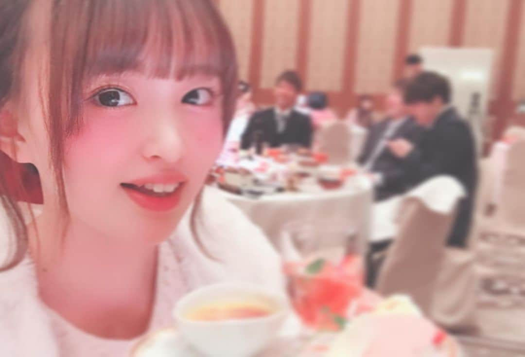 木戸優歩さんのインスタグラム写真 - (木戸優歩Instagram)「舞ねぇの結婚式👰🤵 元SweetSさんのお2人、スタッフさんにも会えて嬉しかった🙈💓なつかしの写真も飾ってあった🌟  #結婚式 #スタフィオ #ユイドク #SweetS #世界一綺麗な花嫁 #👰 #💍 #💒 #wedding」3月24日 21時14分 - yuho_maeda14_x