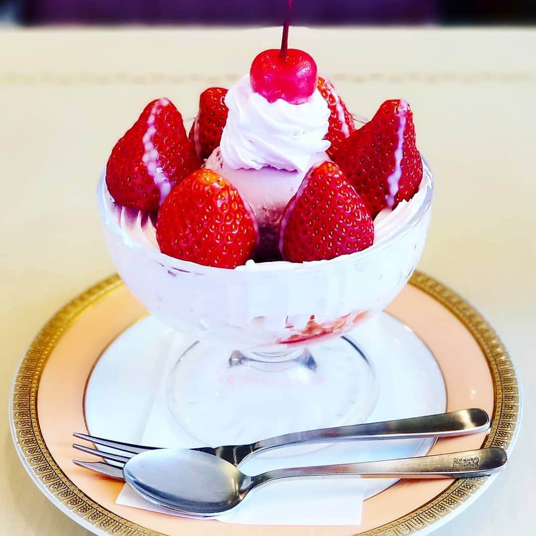 ミスター黒猫（黒猫仙人）のグルメインスタ