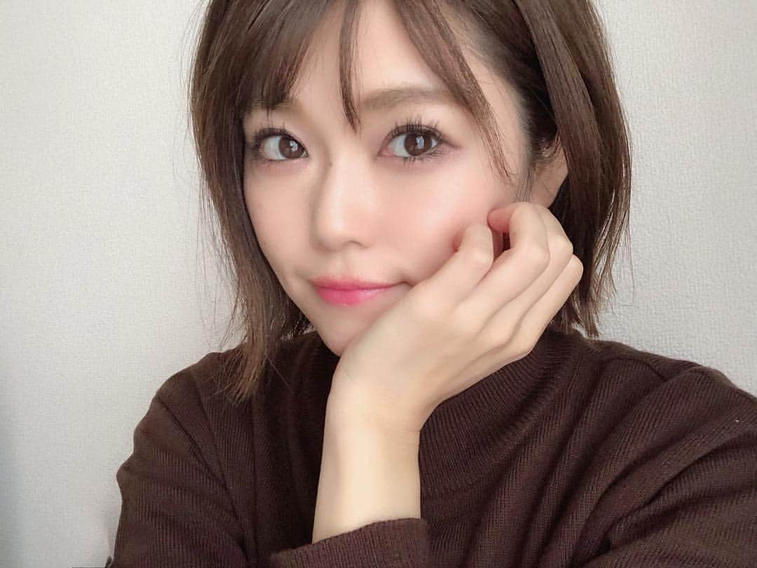 長谷川ゆうさんのインスタグラム写真 - (長谷川ゆうInstagram)「. . まつ毛の上がり具合100点の日  髪型なんだけど、 ロングが恋しくなってきたの でもせっかくだし もぉ少し短いショートにしよーかな？ って思ってる。そわそわ。 . . #make #makeup #まつ毛 #セパレート #カール命 #ショートヘア #春メイク #🥺」3月24日 21時19分 - haseyuu08