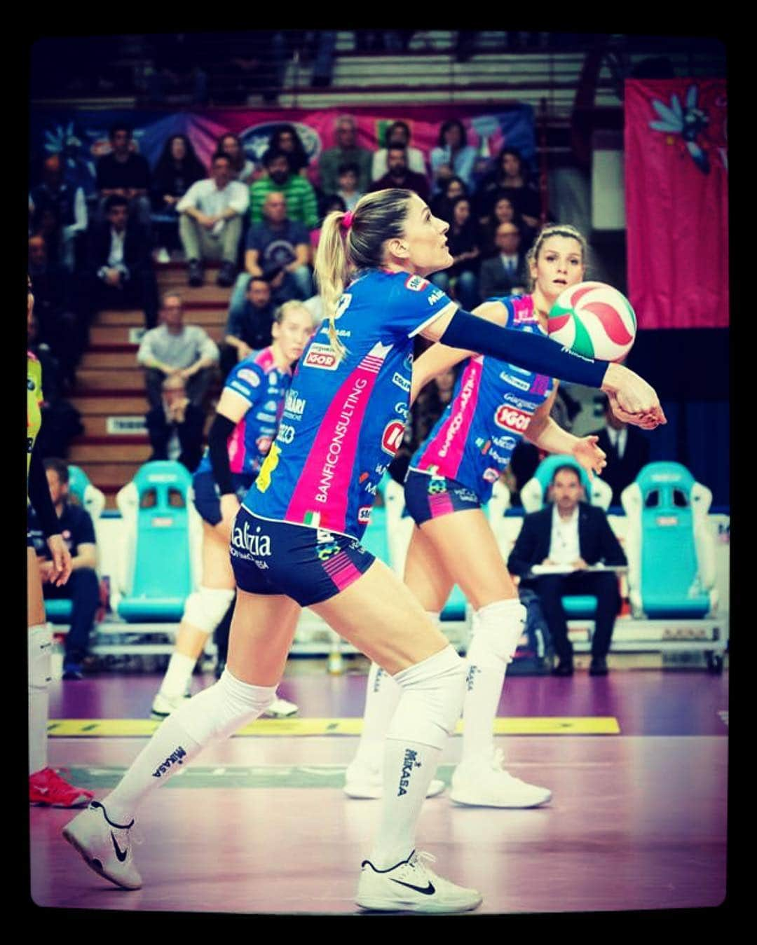 フランチェスカ・ピッチニーニさんのインスタグラム写真 - (フランチェスカ・ピッチニーニInstagram)「🔥 Game day 🔥#volleyball #life #passion #love」3月24日 21時32分 - francescapiccinini12