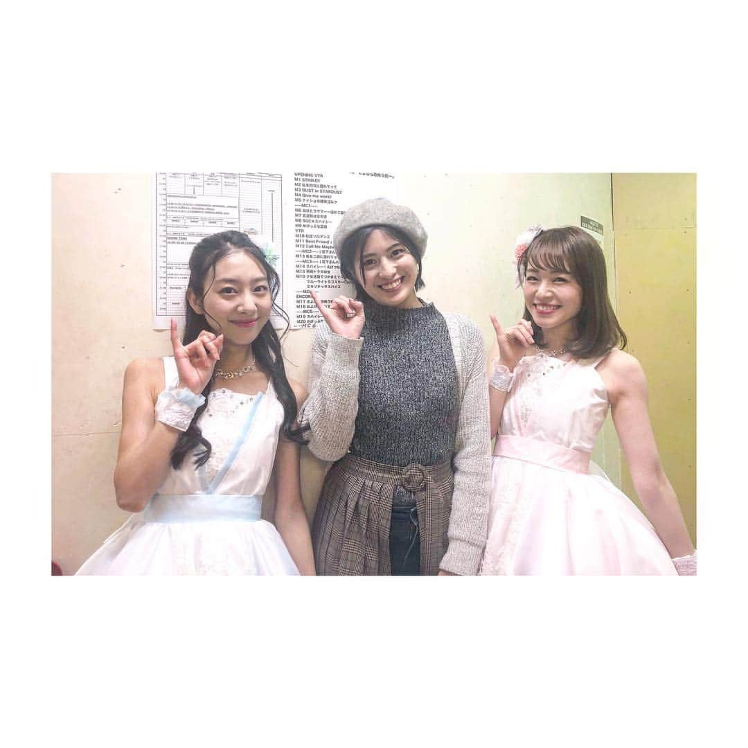 寺本愛美さんのインスタグラム写真 - (寺本愛美Instagram)「Sスパとテラ美。 #てらみごと * * 【長文注意】 やーちゃんこと 松尾寧夏様 おつかれさま。 実はほぼ同期な私達。 小学生の頃スタダに入りレッスンで仲良くなったよね。 レッスン後に一緒にご飯食べたりしたね。懐かしい。 * お互い違うジャンルのお仕事だったけど スタダのイベントで テラ美はモデルとして やすかはKAGAJO☆4Sとしてはじめて共演 再会しました。 * それから数年 スタダDDなので数々の現場でSスパに会う。 みにチアベアーズとSスパの物販お手伝い 今じゃ伝説だと思うだけど知ってる人いるのかな？ * そして 16年もの歳月を経て スタダGGでもう一度共演をはたしました。 * 私事ですが やすかと共演できるのが嬉しすぎて 同期でも接点がなくて スタダ同期なんてそれこそ今じゃ少なくて.... 1番嬉しかったのは 数年まったく連絡とってなかったのに あの日と同じようにいれたこと。 * 付かず。離れず ちょうどいい距離で いっぱいの愛で応援してたよ。 * すごくすごく寂しい。 違う舞台だけど 一緒に頑張ってた戦友が いなくなってしまう。 * これからも 連絡していいかな。 たまにでいいから会いたいな。 長くなりましたが やすか おつかれさま。 一生推します！！ 願うのは 幸多き人生を！！ いってらっしゃい。 #Sスパ#Sスパイシー#スタダDD#推しごと * * * #テラ余談 もえちゃんは これからもスタダGGでよろしくね！！」3月24日 21時45分 - terami0128