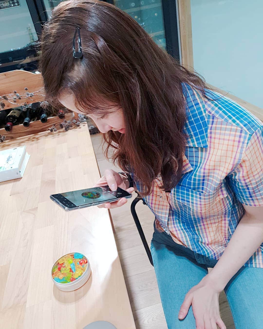 イ・シヨンさんのインスタグラム写真 - (イ・シヨンInstagram)「날씨좋은 일요일🧡🥰 @yujin_so  언니집으로🐥🐤🐣🌼히히 진짜귀여운 곰돌이젤리 비누 만드는거 알려줘서 같이 만들었는데...진짜 젤리 같아서 너무 먹고싶구요?ㅋㅋ 너무 아까워서 못쓸꺼같아😭💙 . . 갈때마다..안먹으면 된다고 다짐하는데..계속 나오는 음식에 오늘도 결국😭😭😭😭😭😭😭😭」3月24日 21時54分 - leesiyoung38