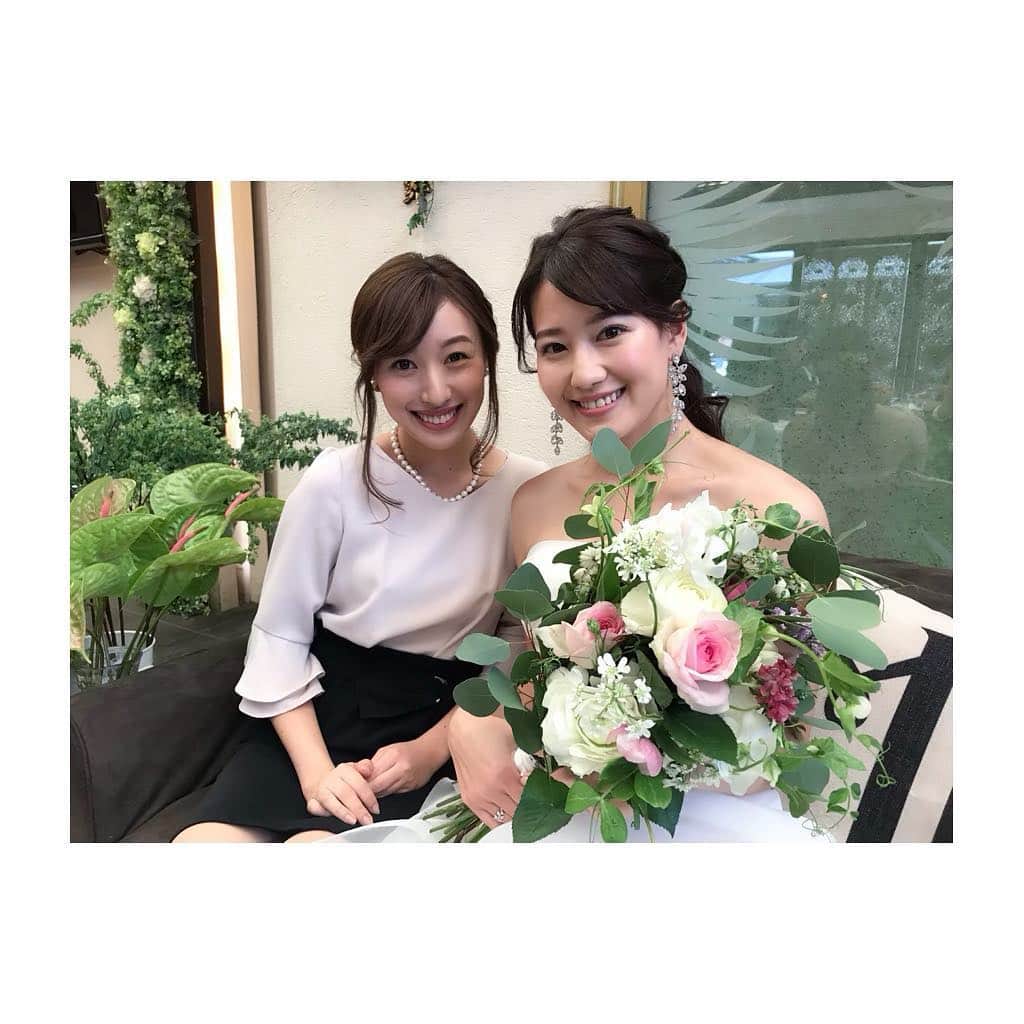 のインスタグラム：「双子の片割れ @maaya.gm の結婚パーティー✨ 旦那様と付き合う直前から結婚に至るまでずっと話を聞いていたので、なんだか感慨深かったなあ🥺🏈 かーくんと、末永くお幸せに☺️❣️ 次はディズニー＆お家お泊まり会♬ 楽しみすぎるーっ🤗❤️ #bsテレ東 #早起き日経プラスft #キャスター #須貝茉彩 #楠紗友里  結婚のタイミングも同じかなと思っていたけど、さすがに違いました←笑 #結婚 #weddingparty #happywedding」