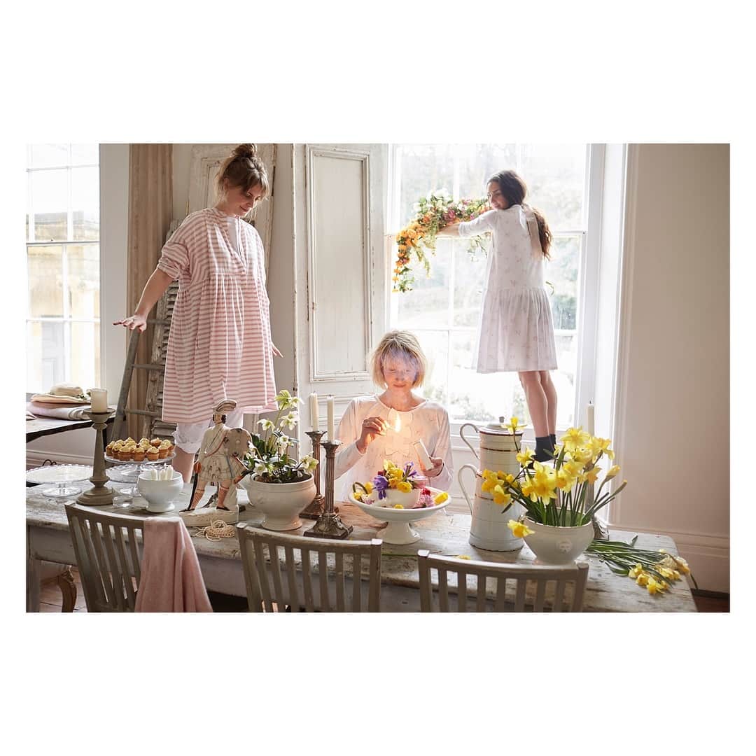 キャベジズ&ローゼズのインスタグラム：「We are very pleased to introduce you to our newest adventure: Shabby Chic x Cabbages and Roses. 🌸 We have collaborated with our dear friend @rachelashwell of @officialshabbychic to create a special collection that embodies both brands and one that illustrates both our values and ways of thinking. This was Cabbages & Roses first foray into organic textiles, and, with the help of Shabby Chic, we were able to achieve this new standard #ss19 #shabbychicliving #shabbylovescabbagesandroses #organicfashion #organiccottonclothing #organiccotton #organicjersey #sustainableclothing #cabbagesandroses #cabbagesandrosesfashion @christina_strutt」