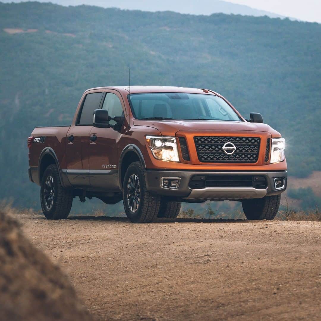のインスタグラム：「Mean muggin'. #NissanTITAN #Nissan #TITAN」