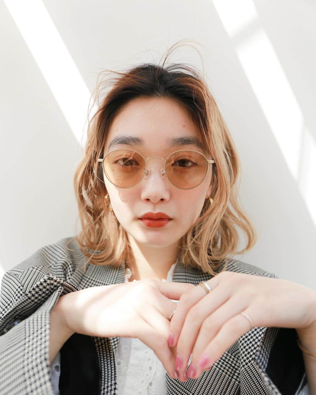 野々口祐子のインスタグラム：「伸びかけカラーも ファッションと共に楽しめたらいいと思う🤓💡 #nono_hair #nono_make #syan_tokyo #ハイトーンカラー #ブリーチ #伸びかけカラー」