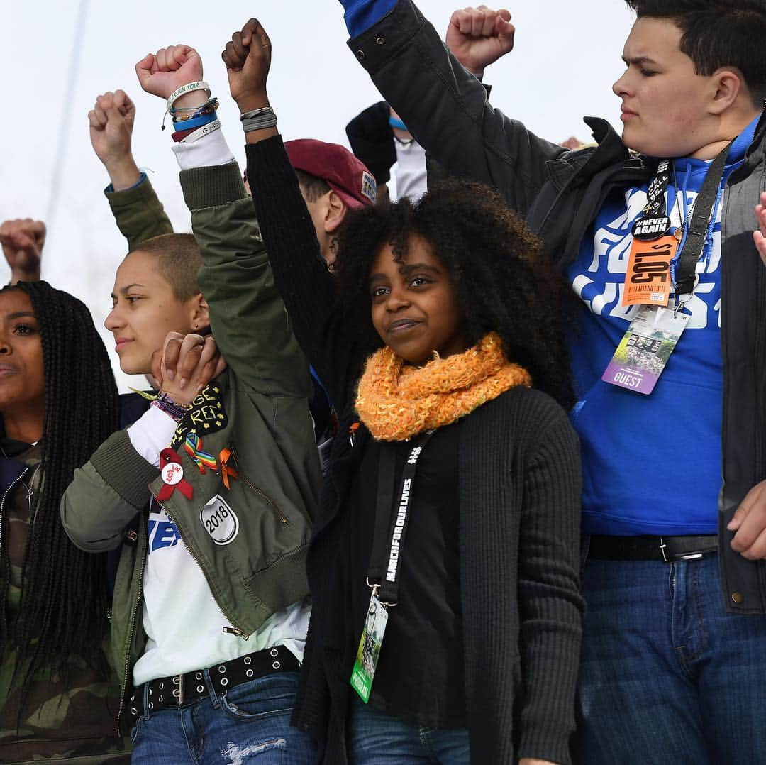 Teen Vogueさんのインスタグラム写真 - (Teen VogueInstagram)「It's been one year since the historic #MarchForOurLives, where @naomiwadler took the stage to advocate for girls of color in the conversation around gun reform. At the link in bio, she reflects on standing in her power and the capacity of young people to make change: "Remember, you don’t have to travel around the country speaking on a national platform. Real change starts locally; real change starts with you."」3月24日 22時11分 - teenvogue