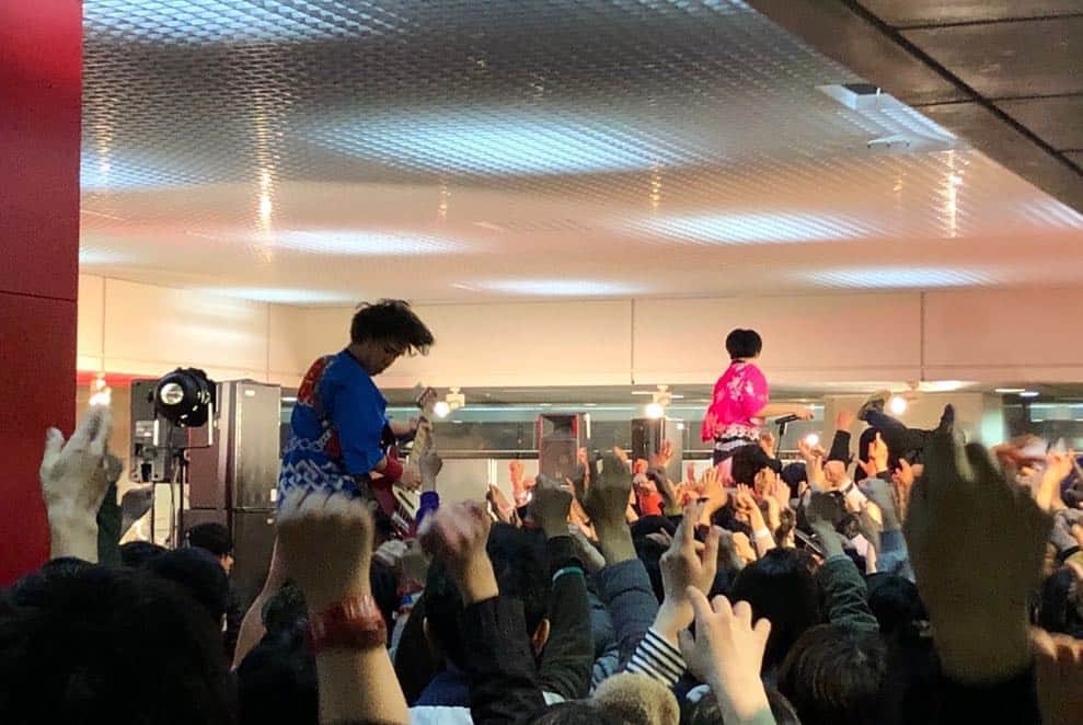 U太さんのインスタグラム写真 - (U太Instagram)「サヌキロックコロシアム10周年！ 今年もありがとう。 今日のライブを胸に秘めて、また明日から頑張りましょねー！ そしてまた来年！ 関わってくださった全ての皆さま、お疲れ様でした！  #サヌキロック #サヌキロックコロシアム」3月24日 22時24分 - utasuxing
