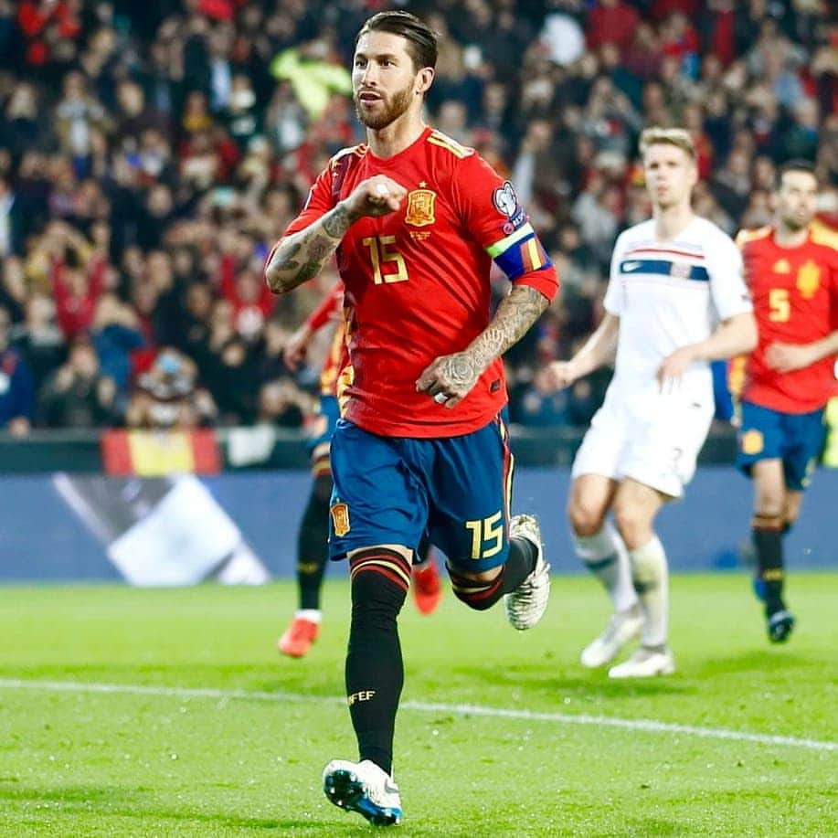 セルヒオ・ラモスさんのインスタグラム写真 - (セルヒオ・ラモスInstagram)「Eterno sentimiento #VamosEspaña 🇪🇸」3月24日 22時37分 - sergioramos