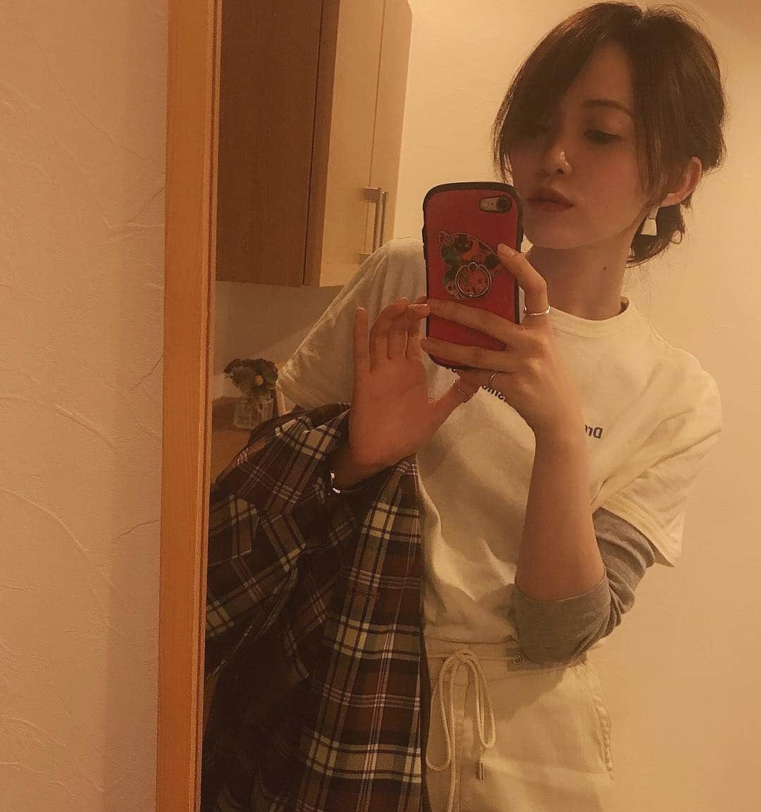 小林美季さんのインスタグラム写真 - (小林美季Instagram)「この前の私服。  男の子感* アウター脱いだらさらにね🧢  #ootd #たまには載せよう #コーデ #少年感 #셀카 #데일리룩 #일본 #코디 #プチプラ好き #ラフ好き #model #actress #女優 #小林美季 #mikikobayashi #小さいさん #きょコ #make #撮影後  #ちょっと #濃いめメイク」3月24日 22時38分 - miki_66v