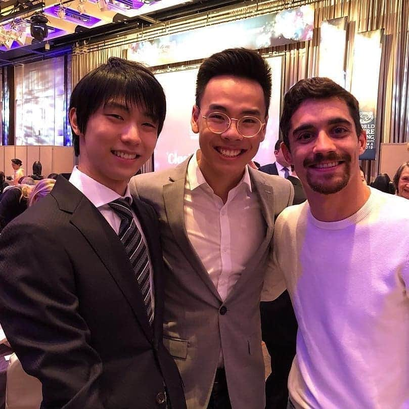 ハビエル・フェルナンデスさんのインスタグラム写真 - (ハビエル・フェルナンデスInstagram)「Who doesn't want to hang out a bit with this two boy ehhh! #Yuzu」3月24日 22時46分 - javierfernandezskater