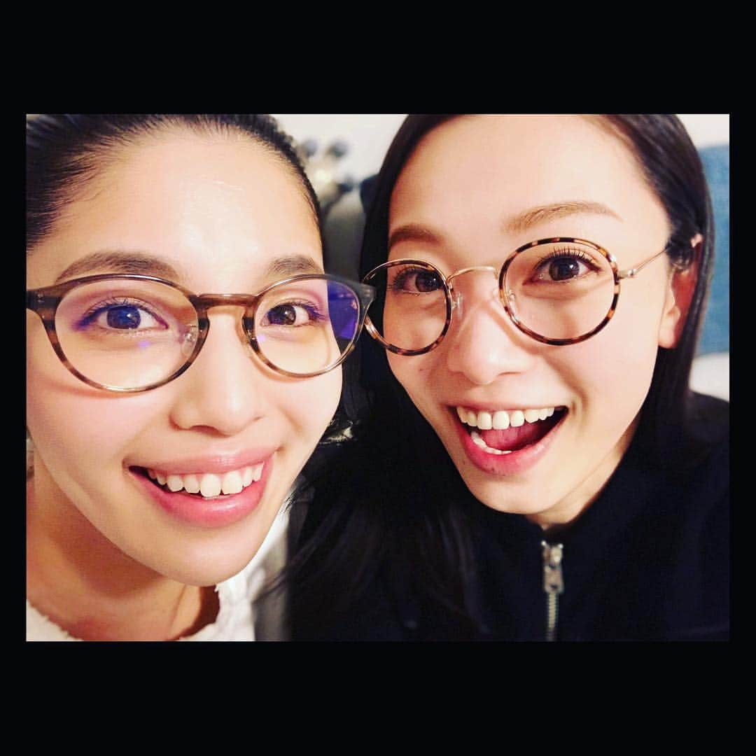 西田あいさんのインスタグラム写真 - (西田あいInstagram)「ダテメガネ シスターズ👓 ・ #みーちゃんはレンズあり #私はレンズなし #焼肉ぅ #変えたばかりのiPhone #写真綺麗すぎ #🙄 #西田の休日」3月24日 22時54分 - nishidaai