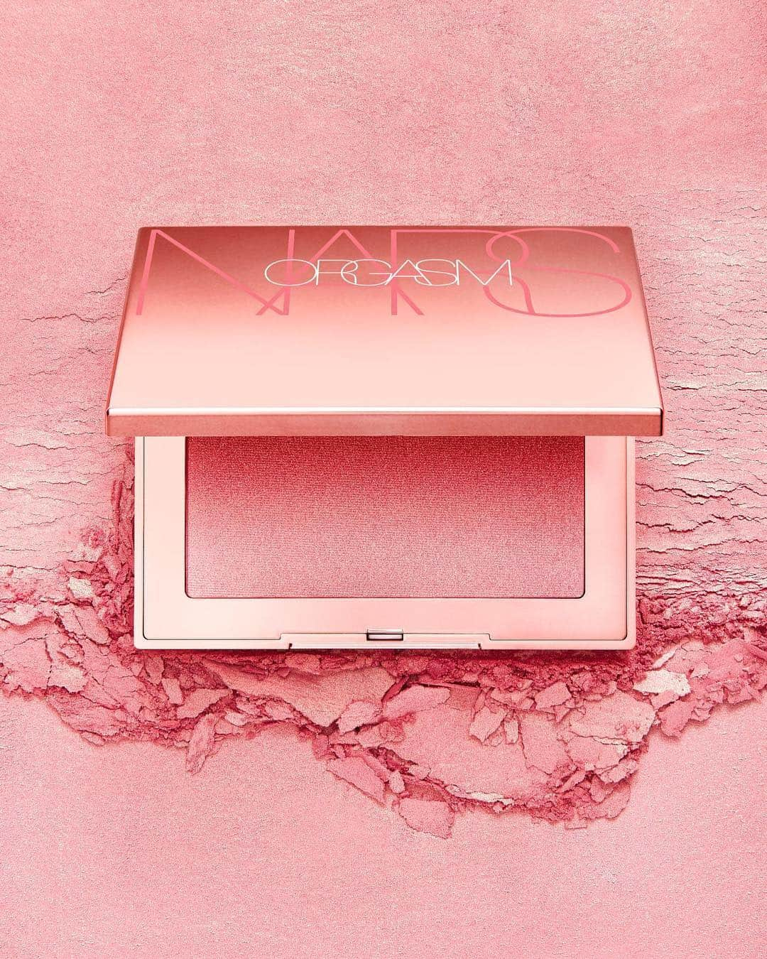 NARSさんのインスタグラム写真 - (NARSInstagram)「The icon. Turned on.  The original award-winning, universally flattering Orgasm Blush in an oversized compact. Where are the ultimate Orgasm enthusiasts? @sephora」3月24日 22時54分 - narsissist