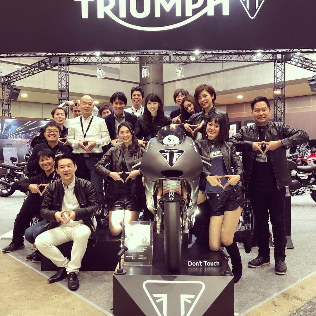 Triumph Motorcycles Japanさんのインスタグラム写真 - (Triumph Motorcycles JapanInstagram)「東京モーターサイクルショーで多くの皆様にトライアンフブースにお越し頂きありがとうございました！！ スタッフ一同▽マークで感謝申し上げます！ 来年もスタッフ一同お会い出来るのを楽しみにしております。 #トライアンフ #トライアンフレディ #理想のライドがそこにある #fortheride #バイク #バイクが好きだ #バイク女子 #バイク好きな人と繋がりたい #バイク乗りと繋がりたい #moto2 #トリプルエンジン」3月24日 23時01分 - triumph_motorcycles_japan