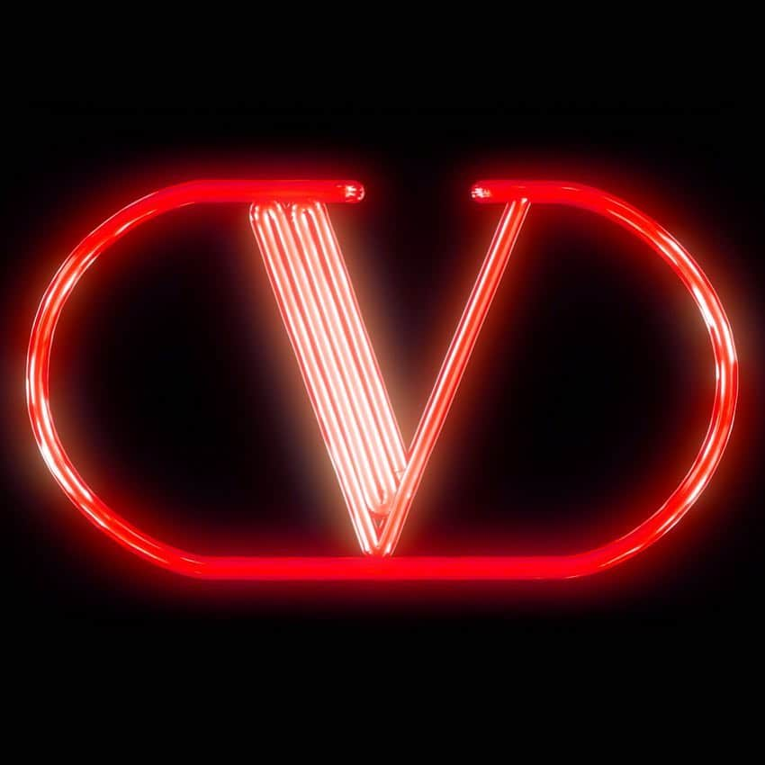 Valentinoさんのインスタグラム写真 - (ValentinoInstagram)「The VRING logo in neon red as interpreted by @noonoouri in celebration of the new collection of #VRING bags and accessories.」3月24日 23時25分 - maisonvalentino