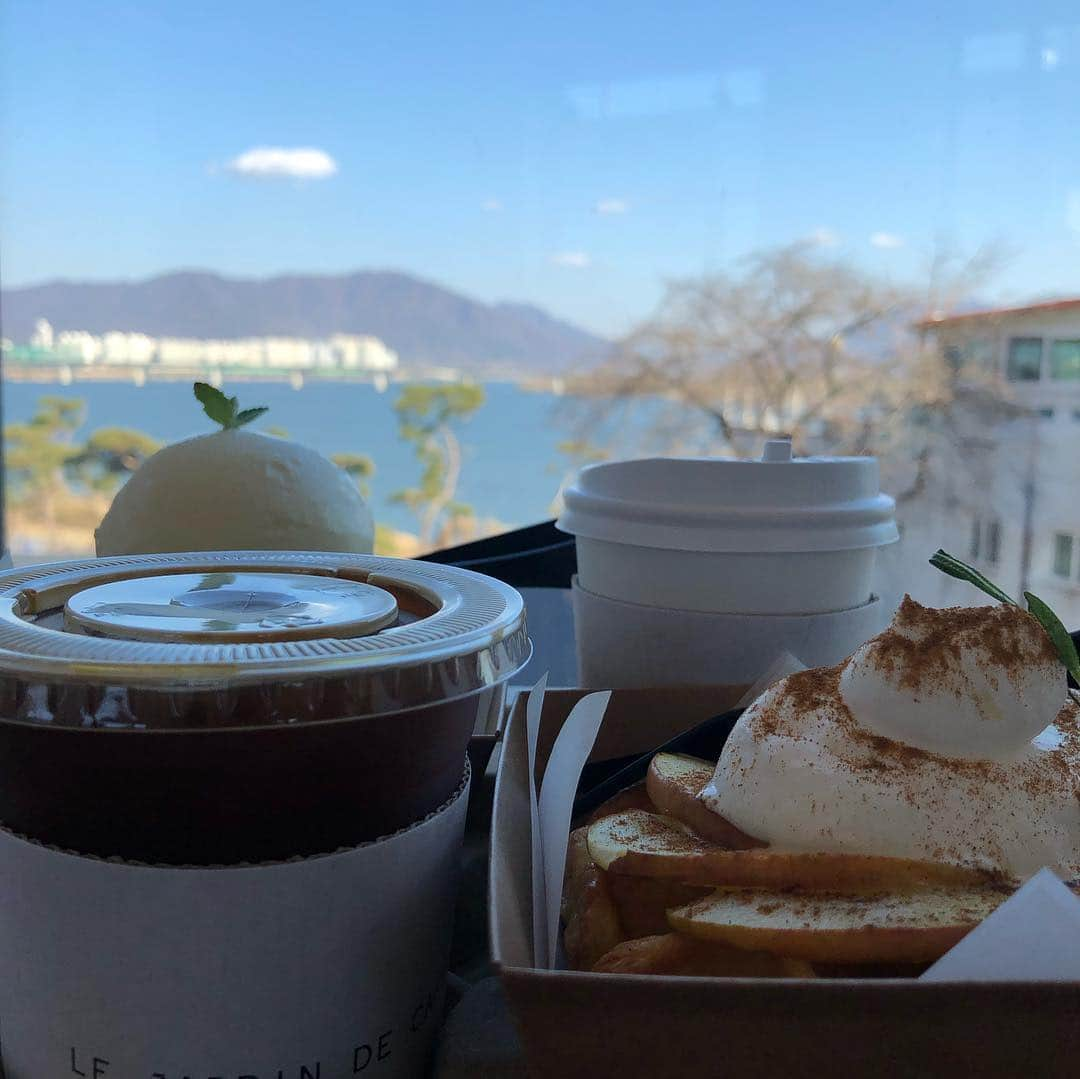 ヨンジュン さんのインスタグラム写真 - (ヨンジュン Instagram)「#190324 #kafetoit ☕️」3月24日 23時28分 - windboy511