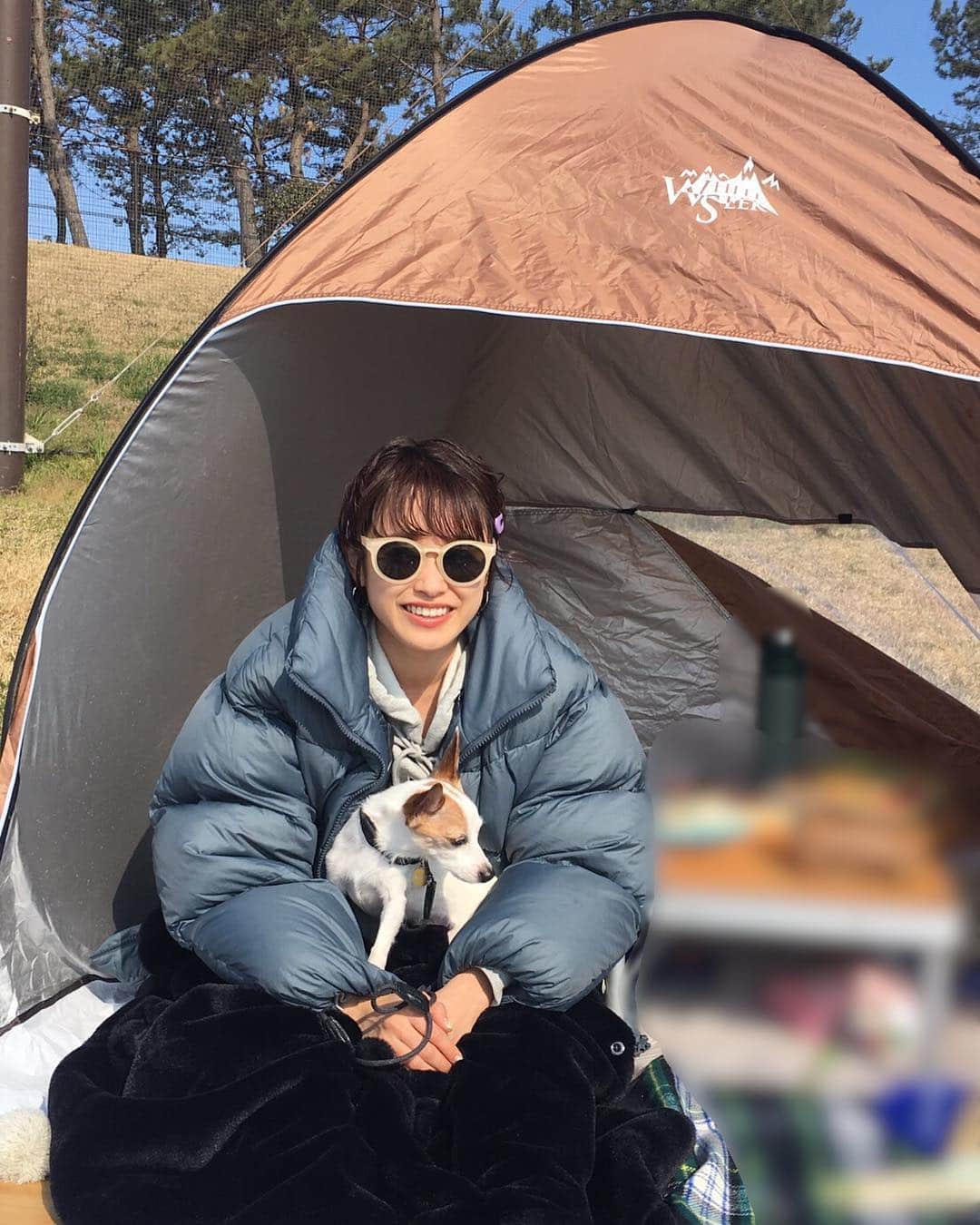 高橋愛さんのインスタグラム写真 - (高橋愛Instagram)「たみさんが送ってくれた写真📷♡ ㅤㅤㅤㅤㅤㅤㅤㅤㅤㅤㅤㅤㅤ わたし、怪しすぎる。。 ㅤㅤㅤㅤㅤㅤㅤㅤㅤㅤㅤㅤㅤ  #たみぃカメラ #今日のたかはし #ピクニック #晴れてよかった #晴れ女 #高橋愛 #ありがとうございます」3月24日 23時33分 - i_am_takahashi