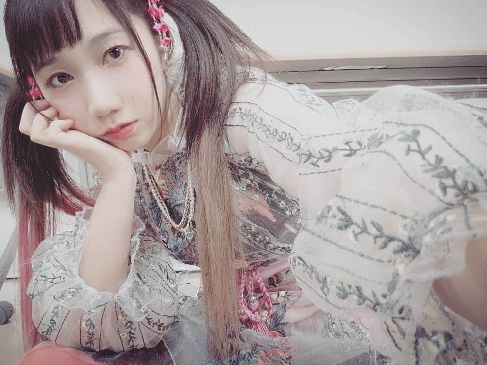 みさこのインスタグラム：「みさこは生きてるので会いに来ようと思えばいつでも会えます😉ぜひお手軽に会いに来ちゃってね😉デレンデレンで迎えるので😉キャマン😉ベイベ😉キャマン😉ベール😉チーズ😉」