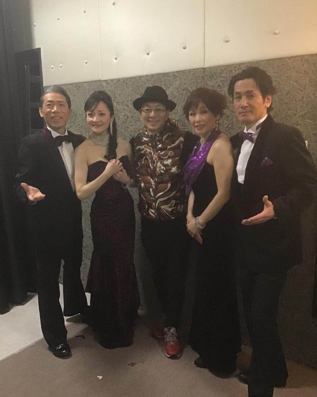 火口秀幸のインスタグラム：「#ダウンタウンフォーリーズvol11 私は #初参加 ながら 沢山の方々に支えられ #エンジョイ させて頂きました。 #大千秋楽  #相棒 の  #杉下右京 様  な、な、なんと、ッ #水谷豊監督 様が お越しくださいました。 #本当に #沢山の御客様 に 御運び頂き #感無量 です。#感謝です」