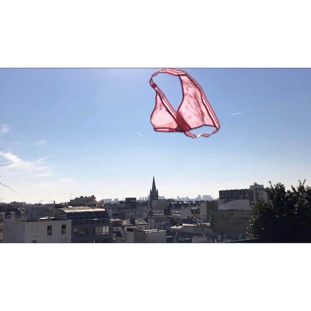 レジャビーのインスタグラム：「The lingerie flies away for our spring-summer 19 collection and our pink MISSLEJABY by @luciebourdeu ---- La lingerie s'envole pour notre collection printemps-été 2019 et notre MISSLEJABY rose par @luciebou2」