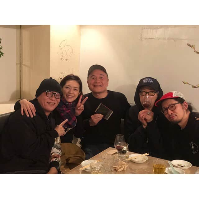 加藤紀子のインスタグラム：「夫誕生日会、素敵メンバーに集って頂き幸せナイト！ 中野にある“湯気”さんにて 心地よく美味しい時間を頂きました！ 穏やかに、健やかに、またこの一年過ごしてね⭐️と祈りつつ、 眠いから先帰りまーす！」