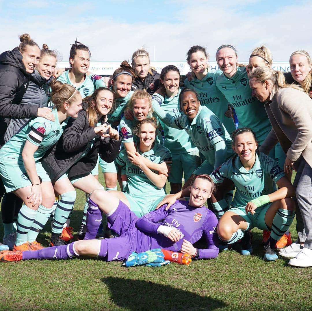 Arsenal Ladiesさんのインスタグラム写真 - (Arsenal LadiesInstagram)「We love that 3️⃣ point feeling 🙌  #SquadGoals 💯」3月25日 0時14分 - arsenalwfc