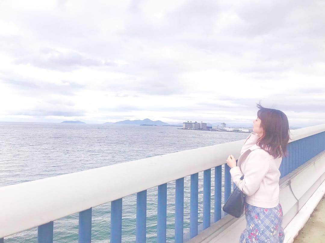 綾瀬麗奈さんのインスタグラム写真 - (綾瀬麗奈Instagram)「🌉🙂 . . 橋で全力ではしゃいでるの私達くらいで、 それもそれでよい思い出😌🌸✨ まったりとした時間でした！🐰 動画もたくさんあるけど、 それはしまっておきます😂😂💗 . . . #滋賀県 #守山市 #大津市 #琵琶湖 #琵琶湖大橋 #滋賀観光 #滋賀旅行 #滋賀写真部 . #綾瀬麗奈 #アイドル #dela #役者 #名古屋 #nagoya #名古屋観光文化交流特命大使 #トレーニング女子 #筋トレ女子 #りんご飴 #ハムスターのいる生活 #荒野行動女子 #tiktok #tiktokjapan #ティックトッカー」3月25日 0時24分 - ayasereina