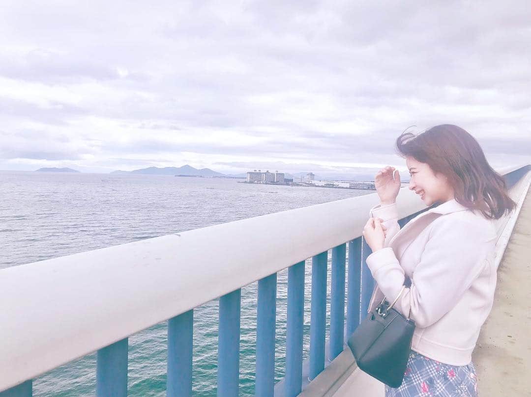 綾瀬麗奈さんのインスタグラム写真 - (綾瀬麗奈Instagram)「🌉🙂 . . 橋で全力ではしゃいでるの私達くらいで、 それもそれでよい思い出😌🌸✨ まったりとした時間でした！🐰 動画もたくさんあるけど、 それはしまっておきます😂😂💗 . . . #滋賀県 #守山市 #大津市 #琵琶湖 #琵琶湖大橋 #滋賀観光 #滋賀旅行 #滋賀写真部 . #綾瀬麗奈 #アイドル #dela #役者 #名古屋 #nagoya #名古屋観光文化交流特命大使 #トレーニング女子 #筋トレ女子 #りんご飴 #ハムスターのいる生活 #荒野行動女子 #tiktok #tiktokjapan #ティックトッカー」3月25日 0時24分 - ayasereina