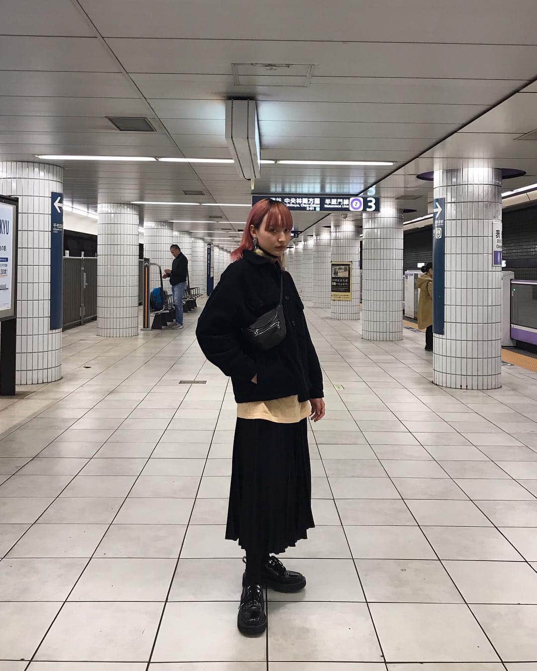 ハンナ・チャンのインスタグラム：「人生初のピンクヘア😳💖 @t.yonemoto ありがとうございます」