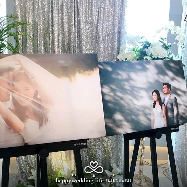 HappyWedding.Lifeさんのインスタグラム写真 - (HappyWedding.LifeInstagram)「บริการพิมพ์ ป้าย Welcome บนแคนวาส เฟรมปั้มนิ้ว ภาพหน้างาน พร้อมจัดส่งถึงบ้าน เน้นงานพิมพ์คุณภาพ และรูปแบบเฟรมที่มีให้เลือกหลากหลาย พร้อมออกแบบได้ตามต้องการ . . Detail on 🔽 https://happywedding.life/th/vendors 🔍 คะนองเฟรม . . #backdrop #weddingmemories #weddingplanning #weddingthailand #happywedding #happyweddinglife #bride #engaged #engagement #wedding #weddings #weddingideas #weddinginspiration #weddingflowers #weddingday #realwedding #love #bridal #Decoration #weddingdecorations #happyweddingth #ไอเดียงานแต่งงาน #ไอเดียตกแต่งงานแต่ง #จัดงานแต่งงาน #ตกแต่งงานแต่งราคาถูก #ตกแต่งสถานที่ . . ติดตามผู้ให้บริการด้านตกแต่งงานแต่งงาน >> #hwldecoration」3月25日 0時50分 - happywedding.life