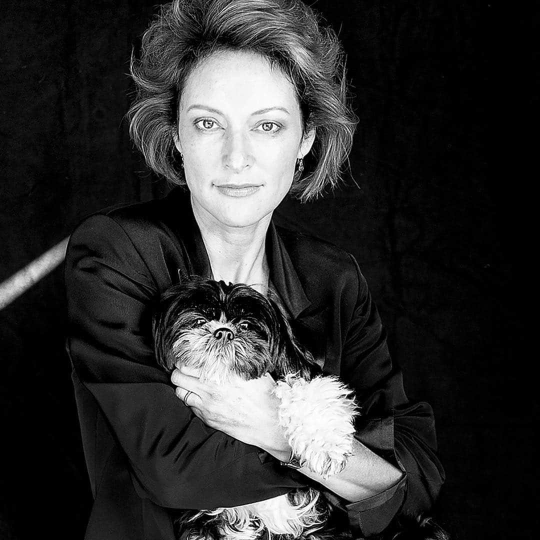 ローラ・グラウディーニさんのインスタグラム写真 - (ローラ・グラウディーニInstagram)「#nationalpuppyday oh my goodness ! Me & #joanledog shot by the uber talented @simkophoto 💫🐶💕mu by @dewie.beauty」3月25日 0時59分 - trulylolaglaudini